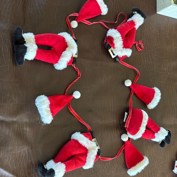 Santa garland - Picture 1 of 2